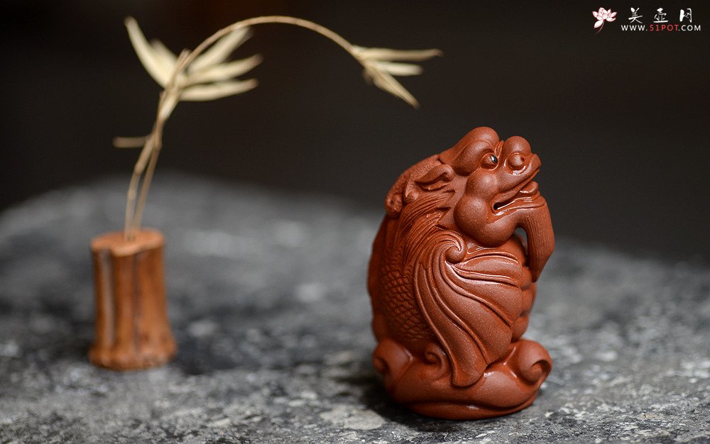 紫砂壶图片：精致茶宠飞龙在天 神态逼真  - 美壶网