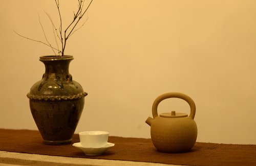 泓渝山房紫砂壶 雅致文气 泓渝山房全手心经提梁巨轮 可以烧水的巨轮o(∩_∩)o  原矿段泥