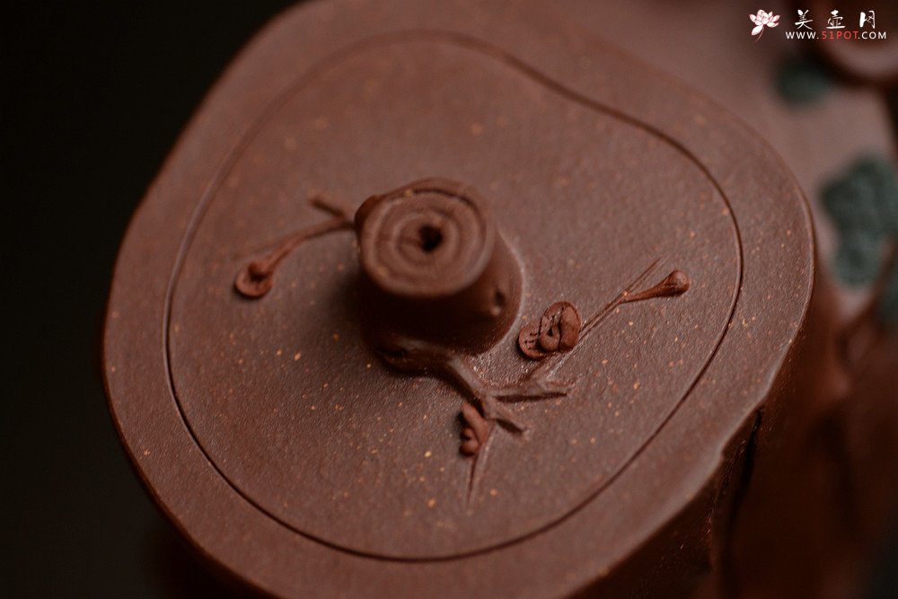 紫砂壶图片：单志萍乙未年全手新作 颇具玩味~ 松梅常青 有难度的花货~ - 美壶网