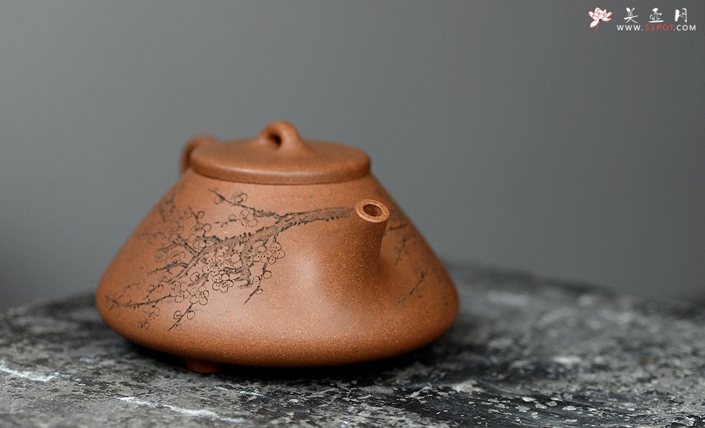 紫砂壶图片：何卫枫 优质段泥全手子冶石瓢 袁德波装饰通景山水 文气十足 - 美壶网