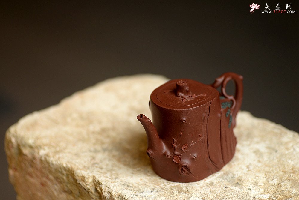 紫砂壶图片：单志萍乙未年全手新作 颇具玩味~ 松梅常青 有难度的花货~ - 美壶网