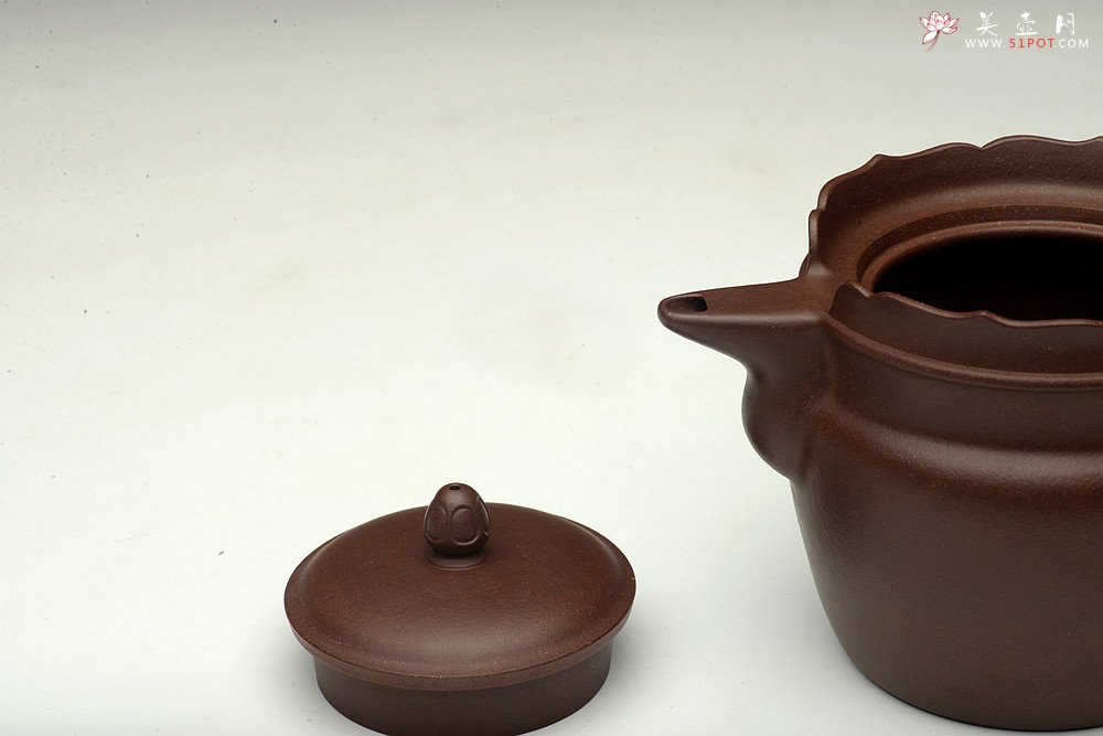 紫砂壶图片：储俊伟乙未年精工新作 紫砂佛语 端庄大方 全手僧帽 油润老紫泥 - 美壶网