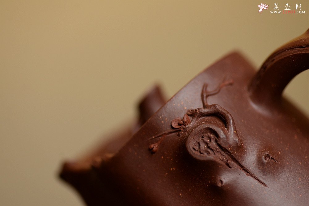 紫砂壶图片：单志萍年终全手力作 古意昂然 立体梅花 寒梅套壶 - 美壶网