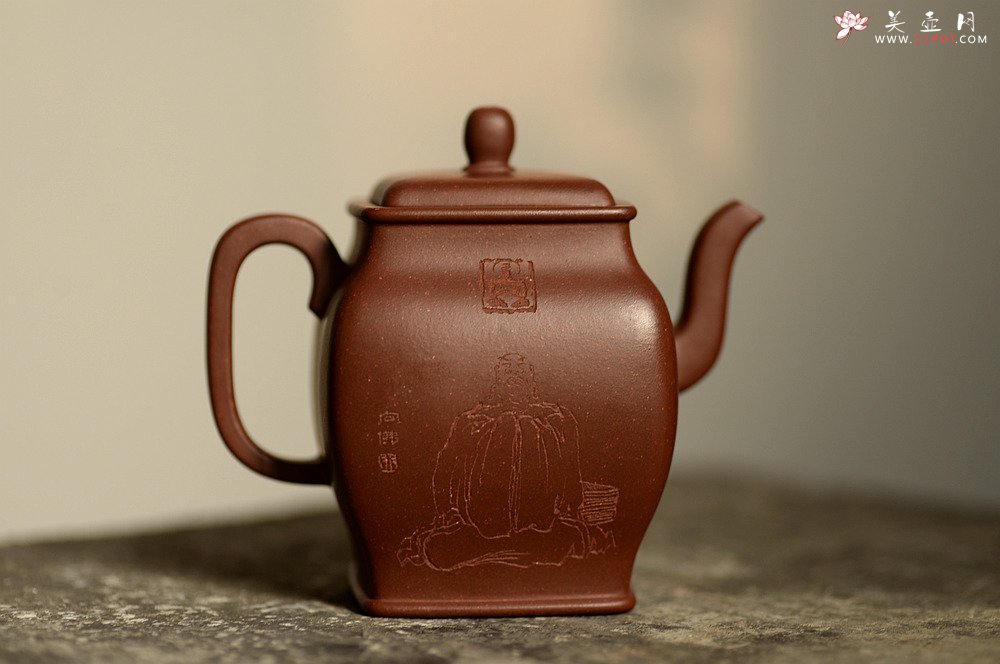 紫砂壶图片：何卫枫全手新作 秀气大方 静雅耐品~ 四方华亭 高工陈宏林装饰 - 美壶网