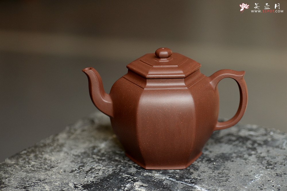 紫砂壶图片：何卫枫全手新作 线条流畅 秀气大方 耐品~ 六方华灯 - 美壶网