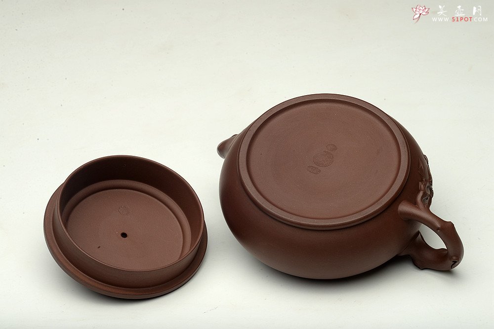 紫砂壶图片：春天的气息~大口实用 玉兰迎春 孙伟强张新亚合作原创作品 - 美壶网