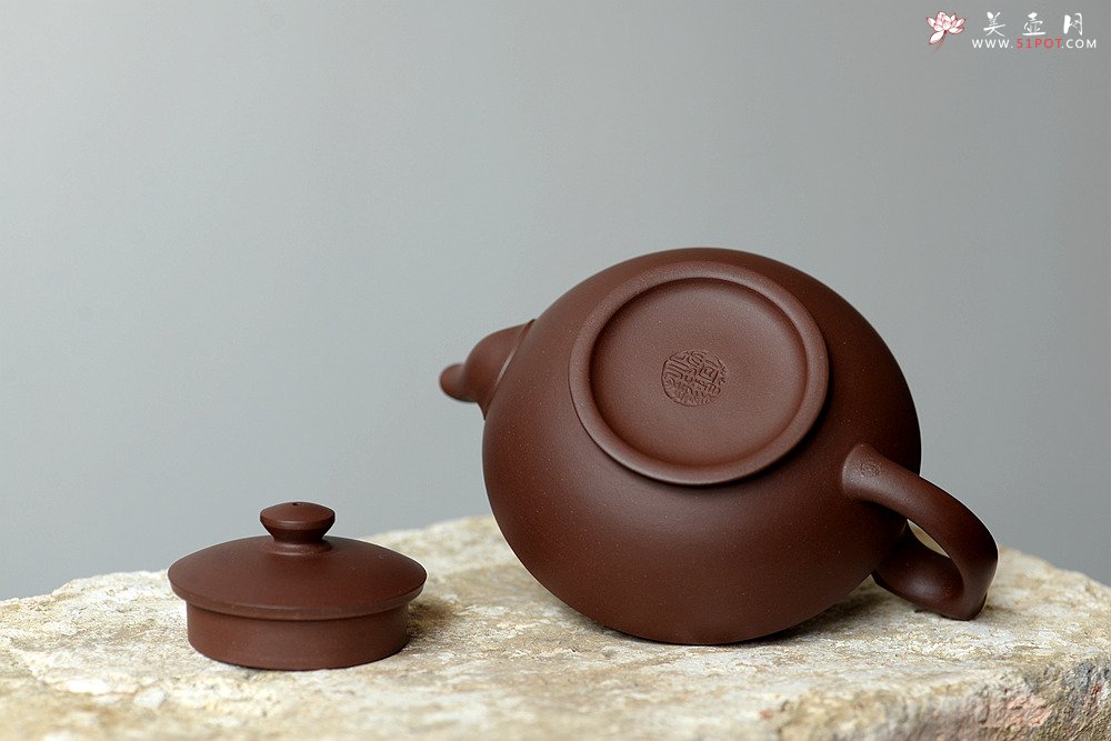 紫砂壶图片：钱建荷作品 全手汉云 精工典范 纯正底槽青 - 美壶网