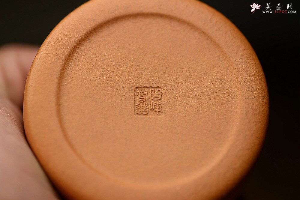 紫砂壶图片：曲峰扳指杯 优质底槽青粉段泥 - 美壶网