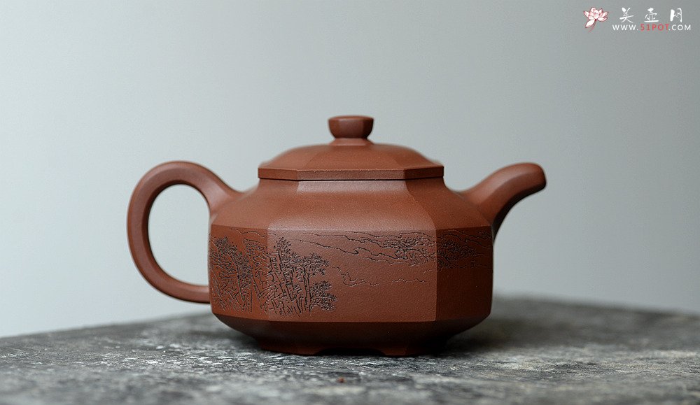 紫砂壶图片：何卫枫全手新品 经典大气  全手储铭八方 袁德波装饰 - 美壶网