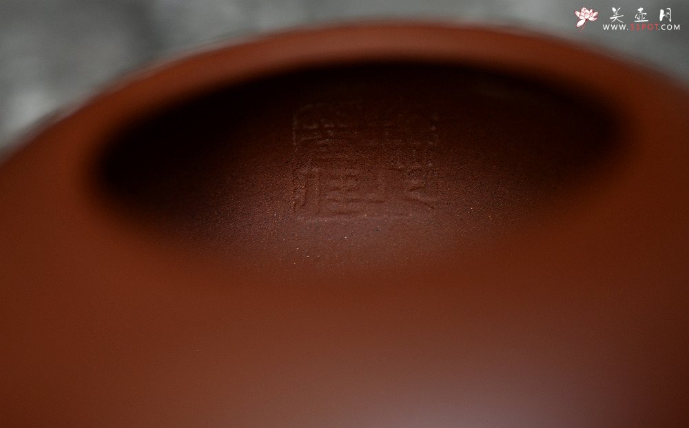 紫砂壶图片：施梦佳全手新作 舒展温润 扁而不僵 过桥扁腹 - 美壶网