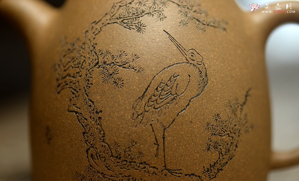 紫砂壶图片：张听刚装饰 朴素敦厚 大气 全手大秦权 高寿仙鹤 - 美壶网