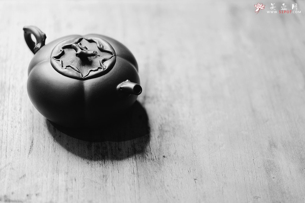 紫砂壶图片：潘丹初乙未年精进之作  筋囊花货 全手玉柿 气度饱满逸品  值得赏玩珍藏 - 美壶网