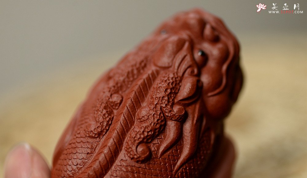 紫砂壶图片：紫砂摆件 做工精致 栩栩如生 鲤鱼~金蟾 - 美壶网