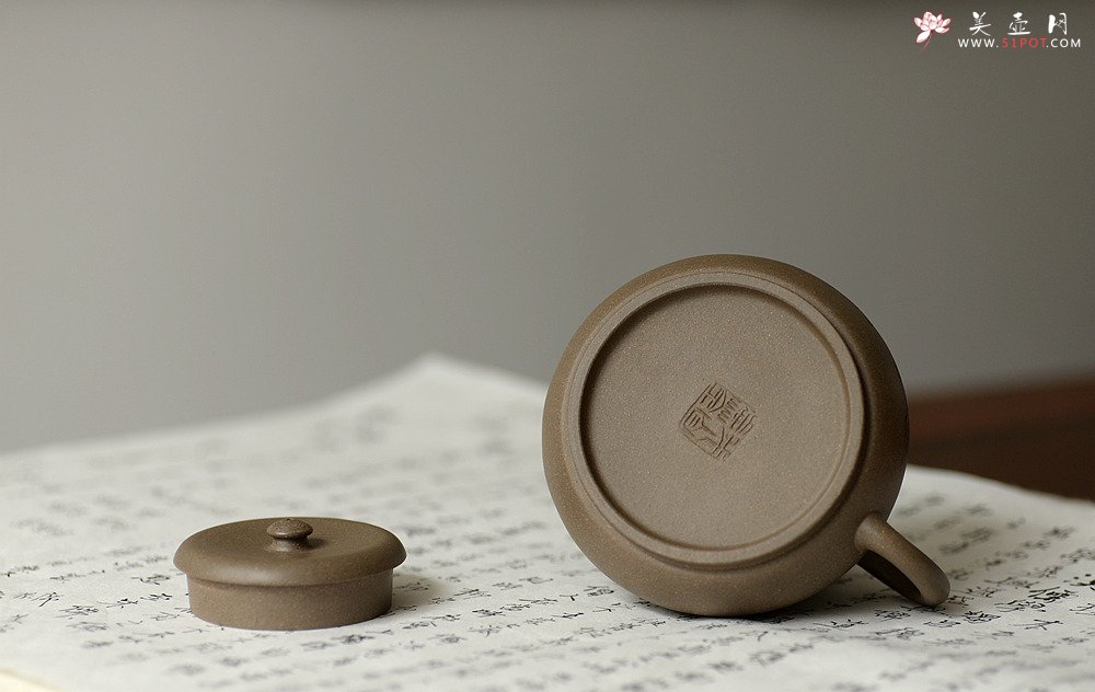 紫砂壶图片：万阗阗力作国助和石精刻 全手龙蛋 飘逸俊秀 文气十足 - 美壶网