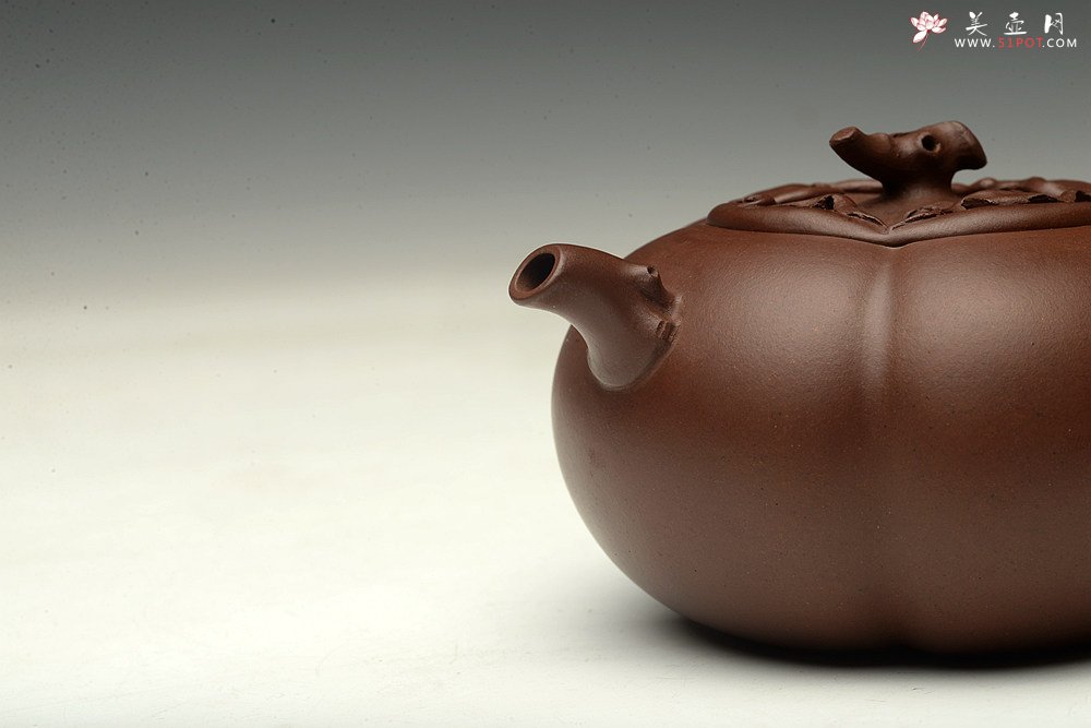紫砂壶图片：潘丹初乙未年精进之作  筋囊花货 全手玉柿 气度饱满逸品  值得赏玩珍藏 - 美壶网