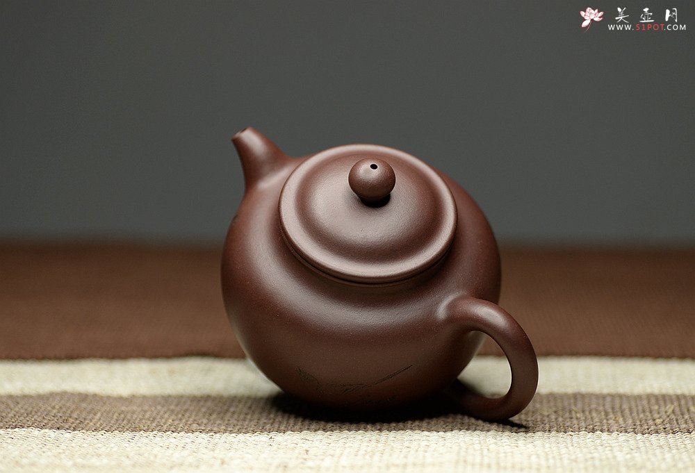 紫砂壶图片：此壶造型饱满 线条流畅 做工精美 掇只 - 美壶网