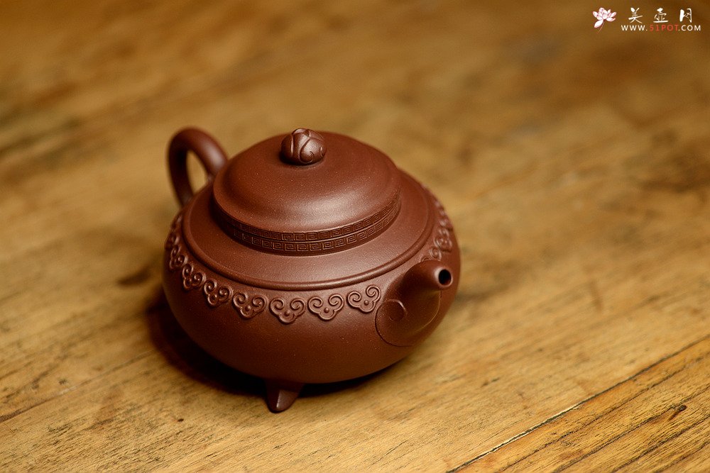 紫砂壶图片：雄浑凝练 精神气韵 扛鼎之作 全手大云肩如意 - 美壶网