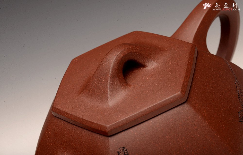 紫砂壶图片：何卫枫全手作品 陆轶舟文气装饰 别具一格 全手六方石瓢 挺拔有力 - 美壶网