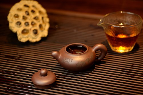 谭华斌紫砂壶 谭华斌近作 道洪风格之玉露二式 刀法精炼 可人小壶 美壶特惠 原矿紫泥