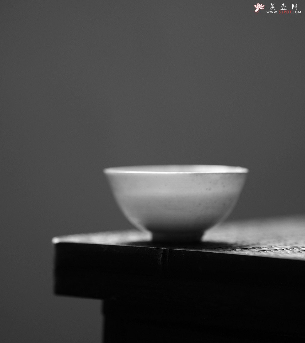 紫砂壶图片：定制精品 景德镇手工杯 柴烧自然落灰釉 每个不一样随机发货 - 美壶网