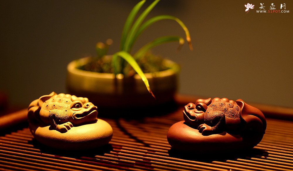 紫砂壶图片：金蟾 做工精致 栩栩如生 和气生财 茶盘尤物 - 美壶网