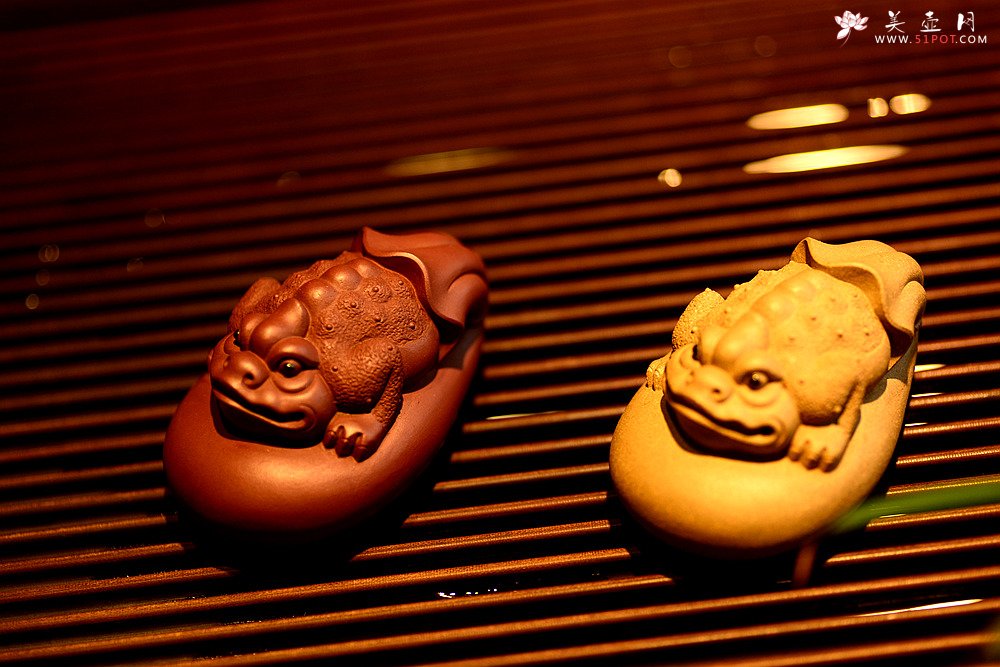 紫砂壶图片：金蟾 做工精致 栩栩如生 和气生财 茶盘尤物 - 美壶网