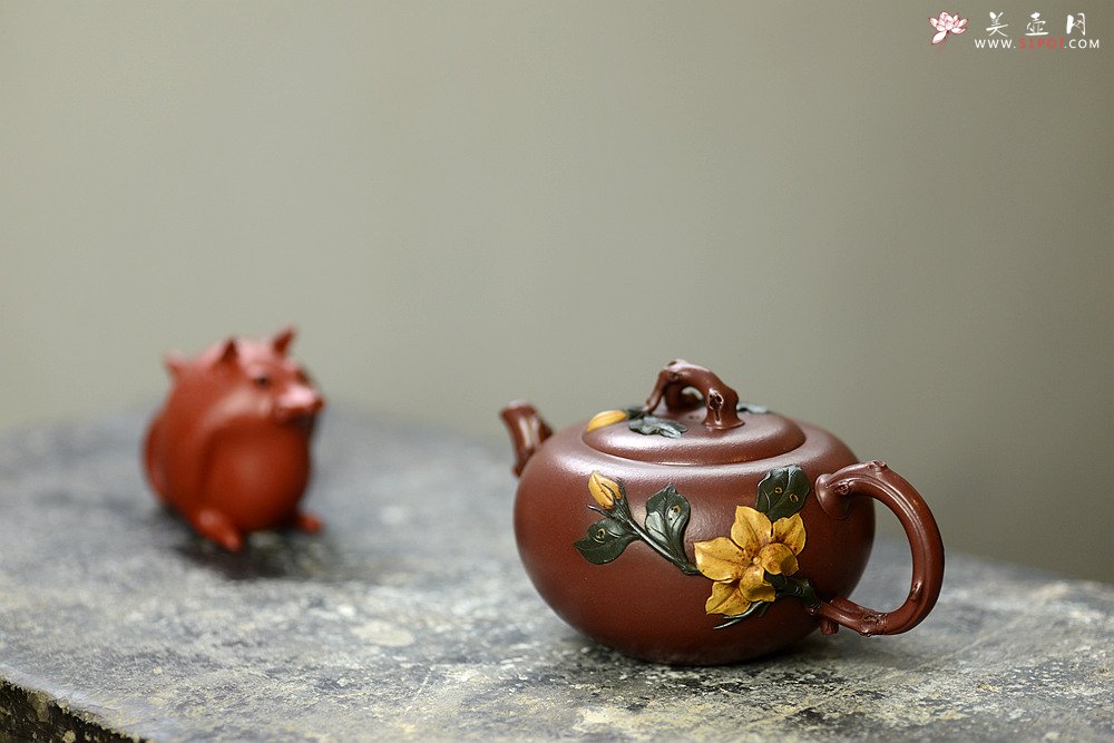 紫砂壶图片：贴叶精彩 细品 传统花货 花语喜悦 栀子花开 原创作品 孙伟强张新亚合作 - 美壶网