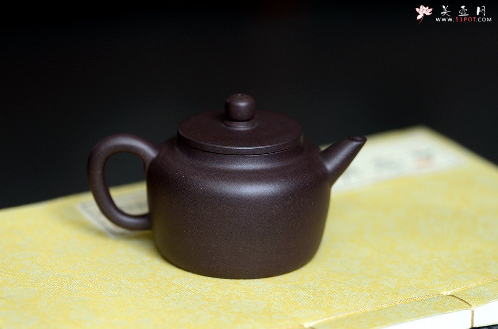 紫砂壶图片：美壶特惠 山水之中作主人 摹古剑流德中 茶人最爱 - 美壶网