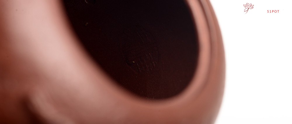 紫砂壶图片：潘丹初全手新作 泥‘玄’系列之玄石 古拙文气  石竹 峥嵘岁月 - 美壶网