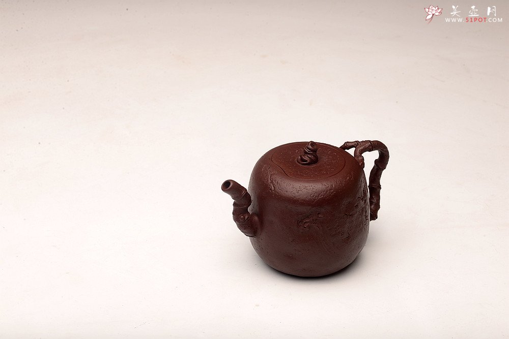 紫砂壶图片：潘丹初全手新作 泥‘玄’系列之玄石 古拙文气  石竹 峥嵘岁月 - 美壶网