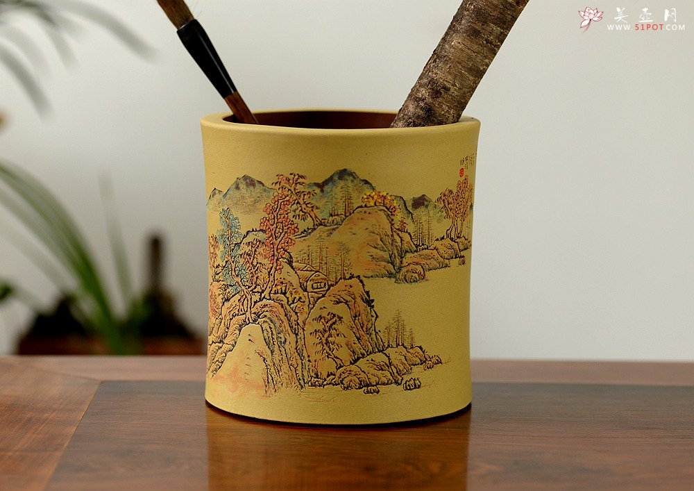 紫砂壶图片：朱牧清精心装饰山水笔筒~~别有风韵！！ - 美壶网