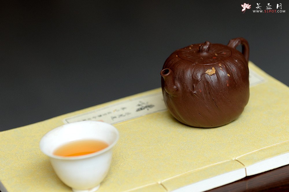 紫砂壶图片：花货新风尚  妙趣横生 潘丹初全手新作 树魂 - 美壶网