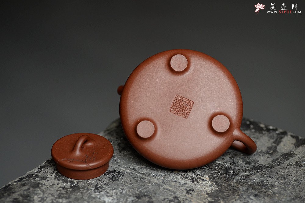 紫砂壶图片：手工炼制底槽青  骨骼清奇 国助范建鹏装饰 全手梅花石瓢 - 美壶网