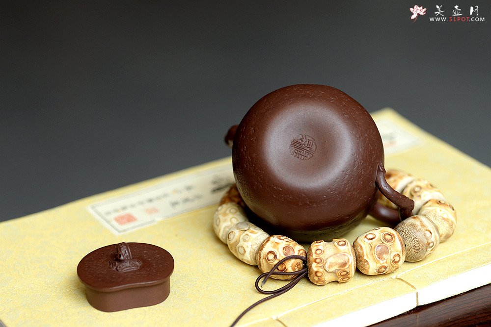 紫砂壶图片：潘丹初全手新作 泥‘玄’系列之玄石 古拙文气 如意灵芝 吉祥 - 美壶网