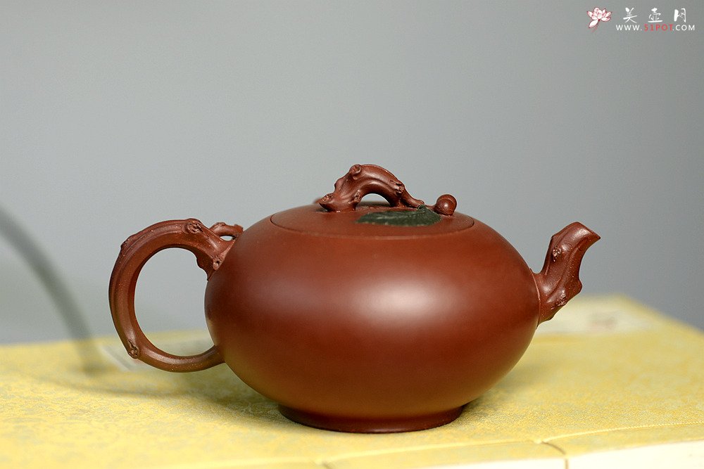 紫砂壶图片：红豆生南国 春来发几枝  孙伟强张新亚合作 原创作品 红豆  - 美壶网