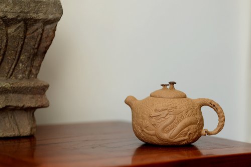 谢多莲紫砂壶 谢多莲全手精品 游龙龚春 古朴之味 游龙生动逼真  原矿段泥