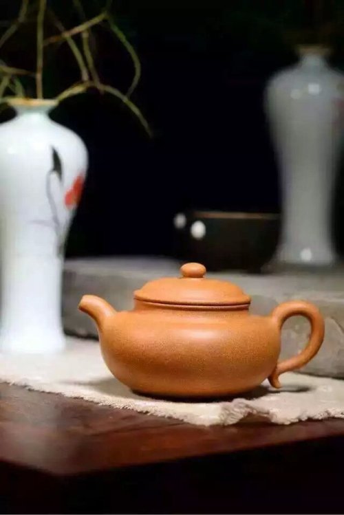 张宏桃紫砂壶 仿古 老段泥