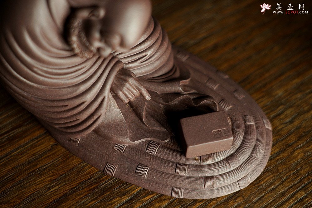 紫砂壶图片：细工大赞 刘祥精品雕塑 指点迷经  - 美壶网