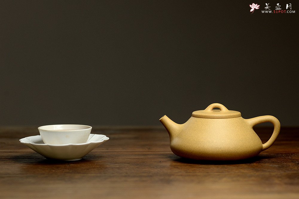 紫砂壶图片：顾小英全手子冶石瓢  器形端正~ 骨肉均挺 传统实用 - 美壶网