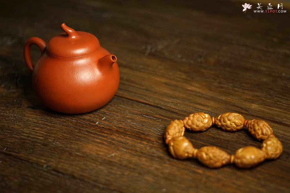 紫砂壶图片：传统器形 白云一片去悠悠~敦厚可人  全手茄段 - 美壶网