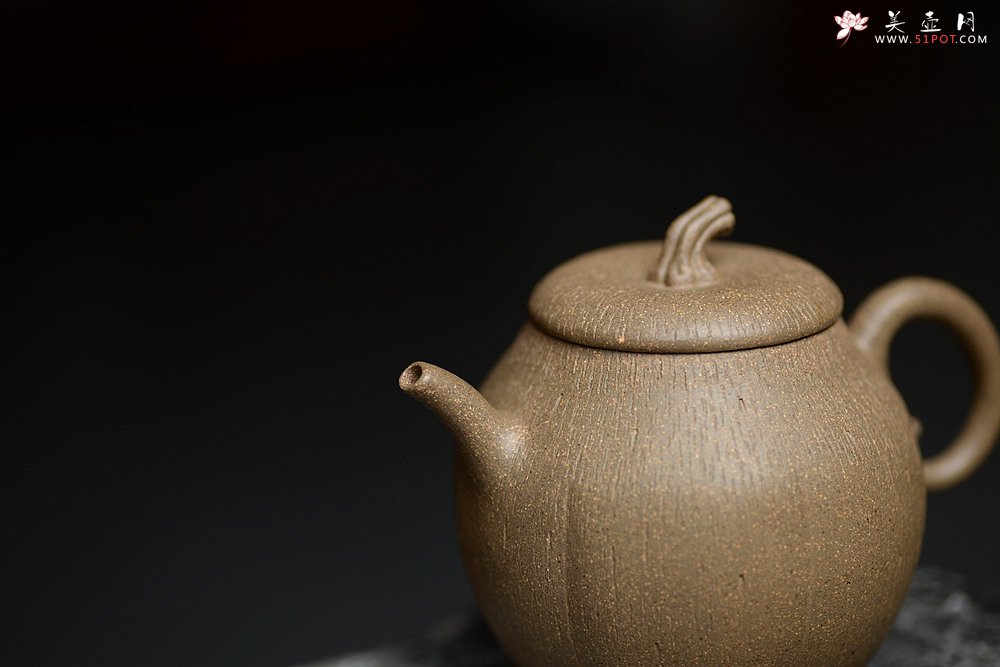 紫砂壶图片：潘小东全手新作 学院风 亭亭玉立 文气可人 玉瓜 - 美壶网