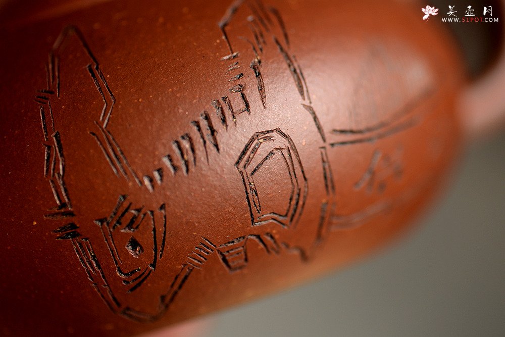 紫砂壶图片：美壶特惠 路达全手新品 温润可人 扁而不僵 全手扁腹二 - 美壶网