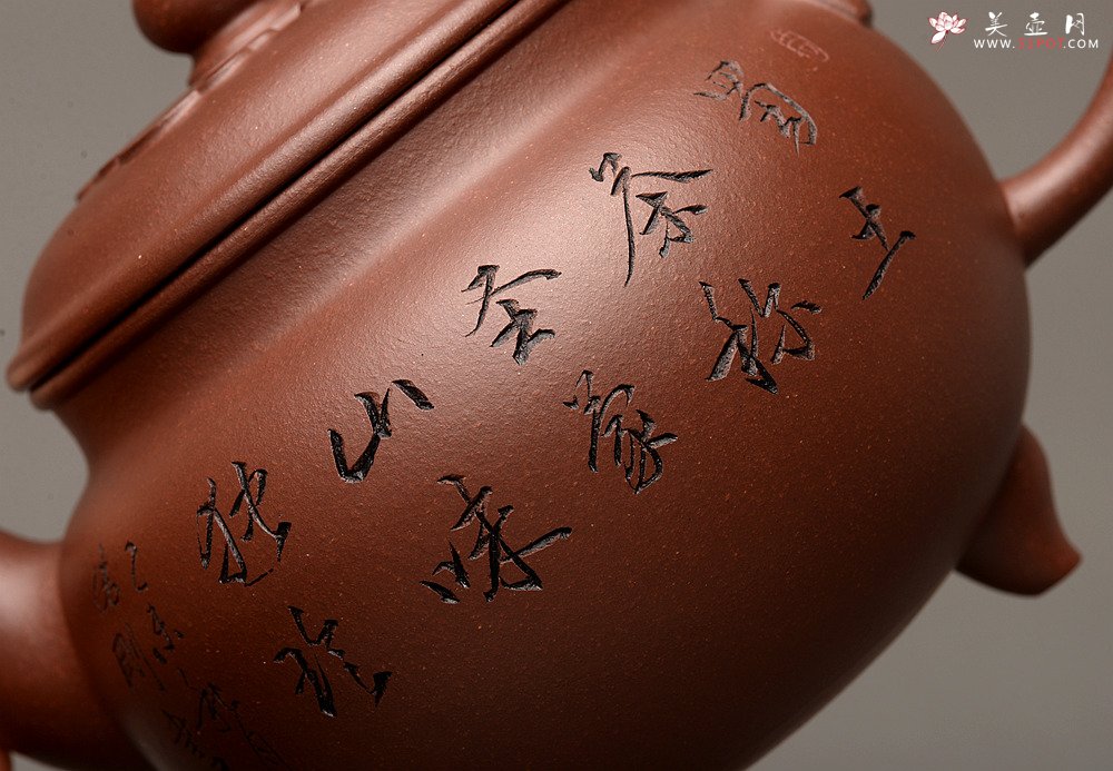 紫砂壶图片：传统经典 器型周正端庄 文气刻绘 大彬如意 - 美壶网