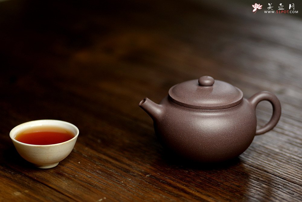 紫砂壶图片：此壶圆润饱满 做工精致 优质青灰泥 全手鼓腹 - 美壶网