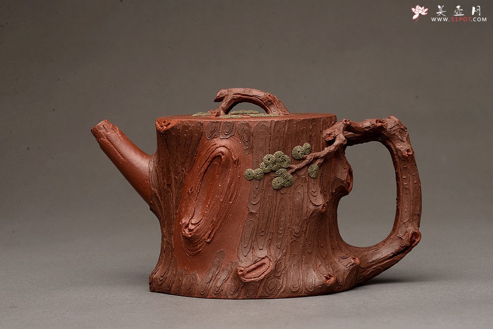 紫砂壶图片：优质地槽青 全手双色大黑松 引人流连 苍劲古松 - 美壶网