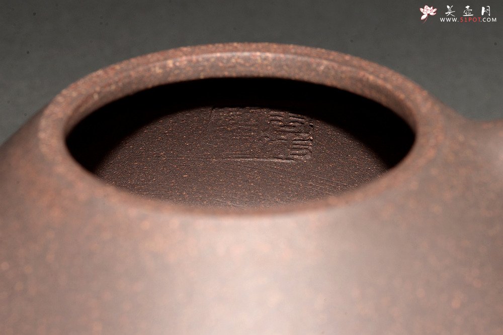 紫砂壶图片：周斌全手力作 精品高温老紫泥调砂 古朴金石其骨 子冶石瓢 - 美壶网