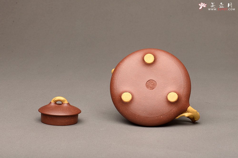 紫砂壶图片：李彦雄新品 雅趣 松鼠栩栩如生 三友石瓢 - 美壶网