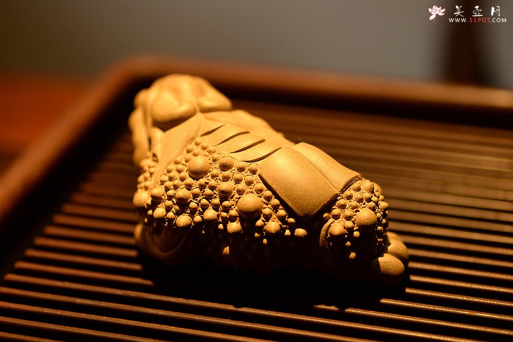 紫砂壶图片：优质段泥 做工精致 镇宅茶宠 - 美壶网