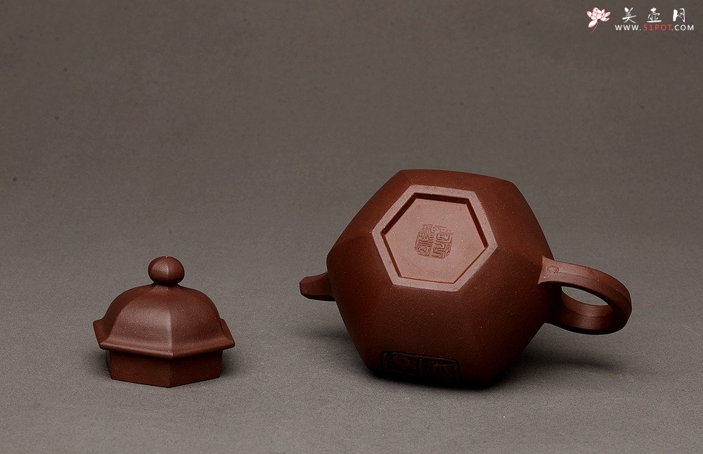 紫砂壶图片：刘世涛新作 紫砂和书画的碰撞~ 文气袭人 全手六方掇球 证书是壶之拓片 - 美壶网