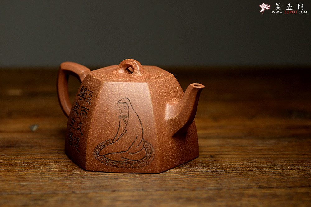 紫砂壶图片：油润降坡泥 造型敦厚 过度圆润 颇富特色 全手六方井栏  - 美壶网